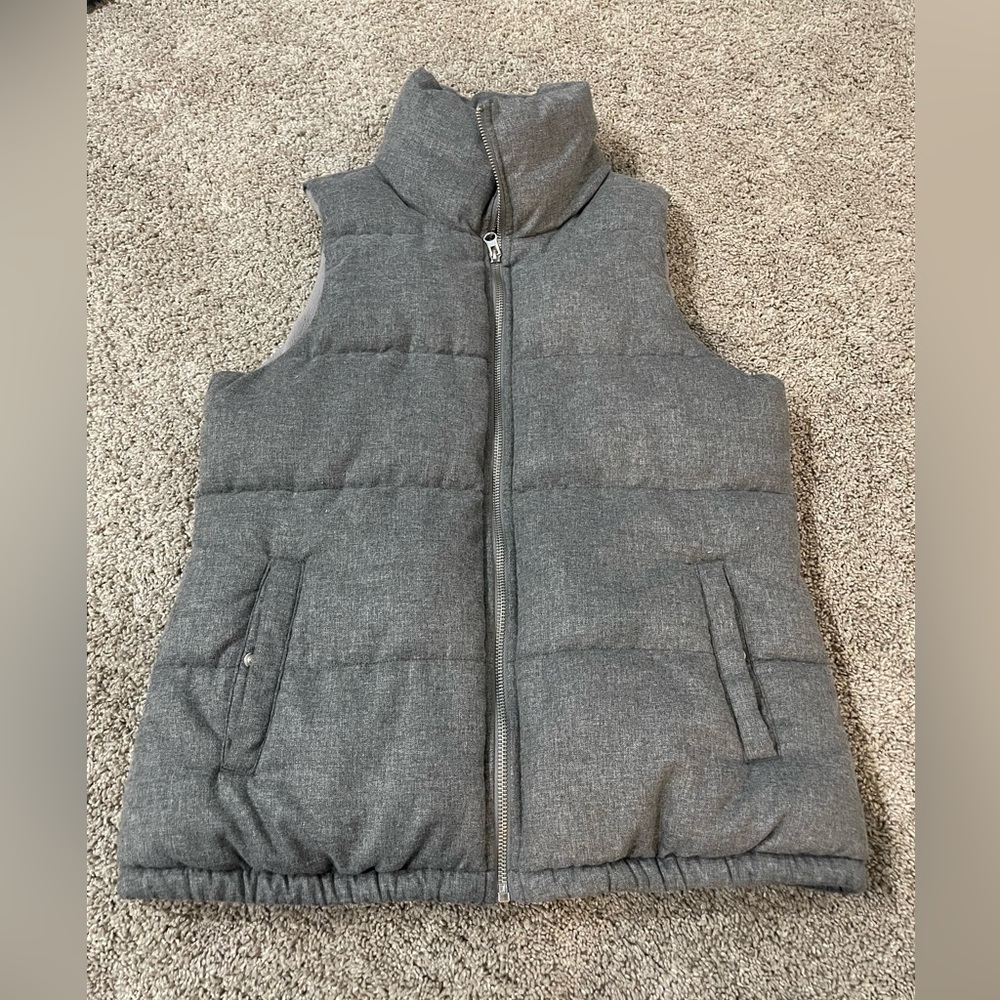 XS Old Navy gray puffer vest